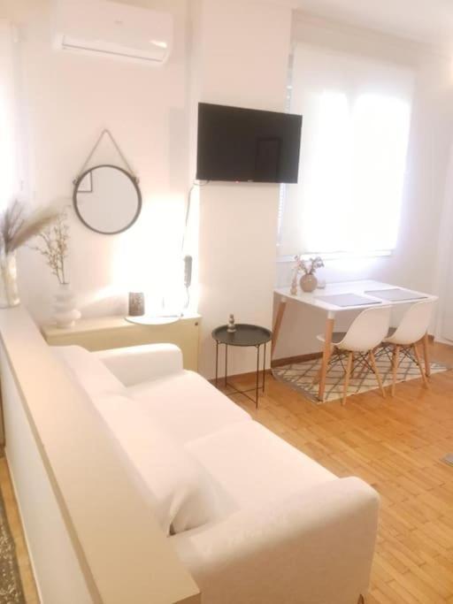 Apartment Beautiful Downtown Studio! Ioannina